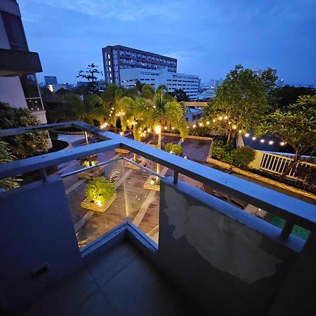 Cubao Manhattan Heights Unit 5A Tower C Bandar Quezon Luaran gambar