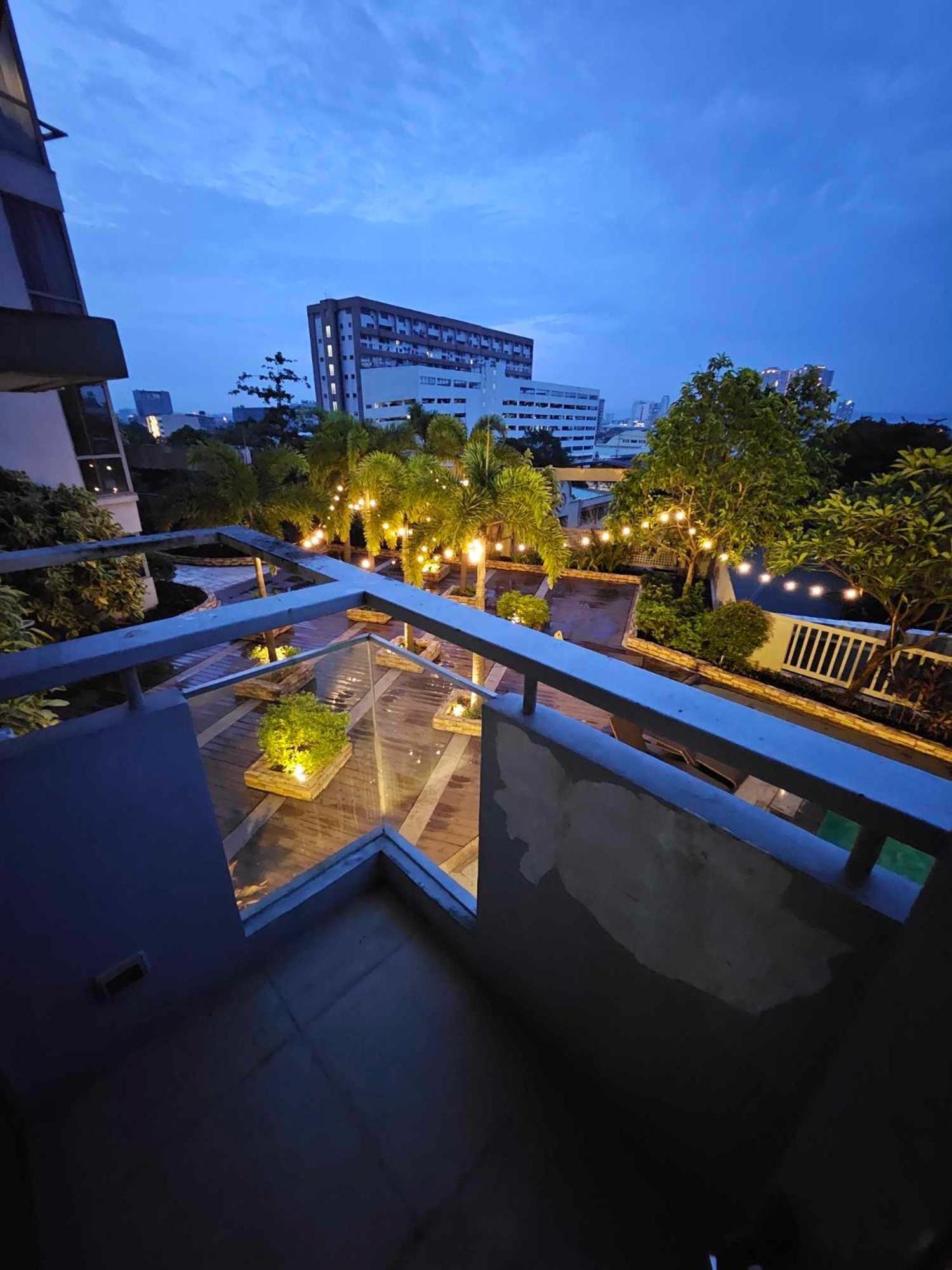 Cubao Manhattan Heights Unit 5A Tower C Bandar Quezon Luaran gambar