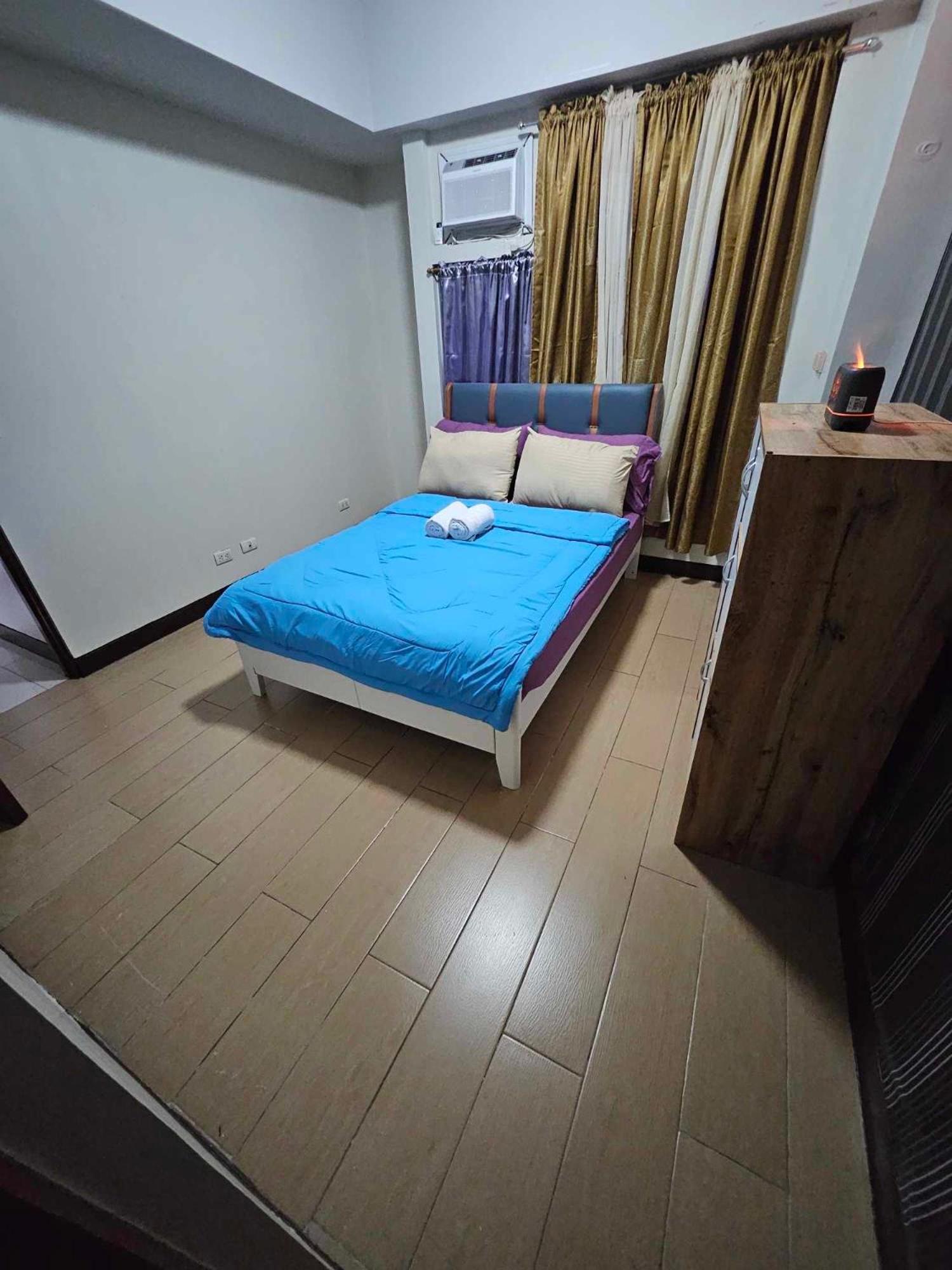 Cubao Manhattan Heights Unit 5A Tower C Bandar Quezon Luaran gambar