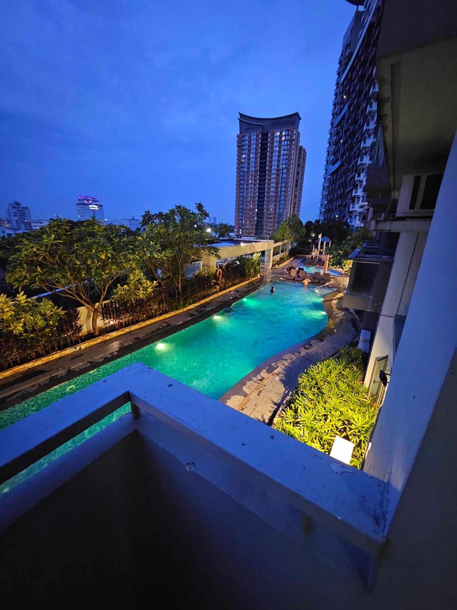 Cubao Manhattan Heights Unit 5A Tower C Bandar Quezon Luaran gambar