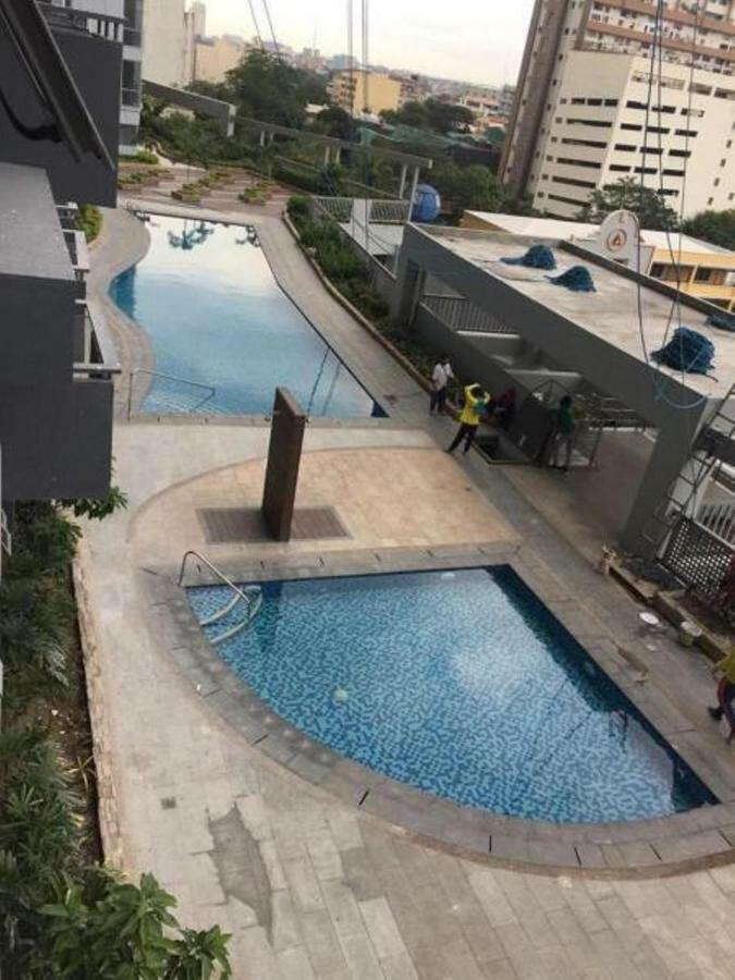 Cubao Manhattan Heights Unit 5A Tower C Bandar Quezon Luaran gambar