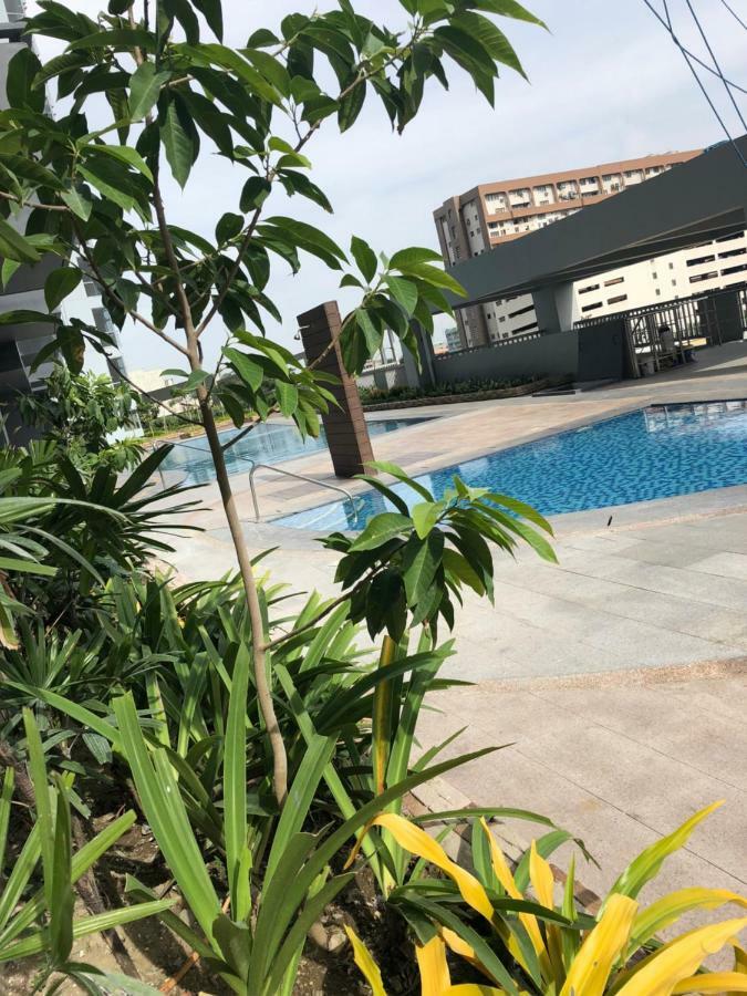 Cubao Manhattan Heights Unit 5A Tower C Bandar Quezon Luaran gambar