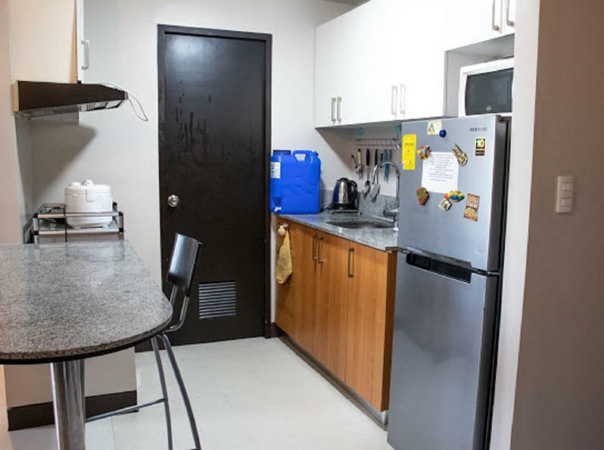 Cubao Manhattan Heights Unit 5A Tower C Bandar Quezon Luaran gambar