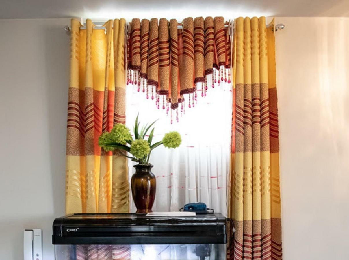 Cubao Manhattan Heights Unit 5A Tower C Bandar Quezon Luaran gambar
