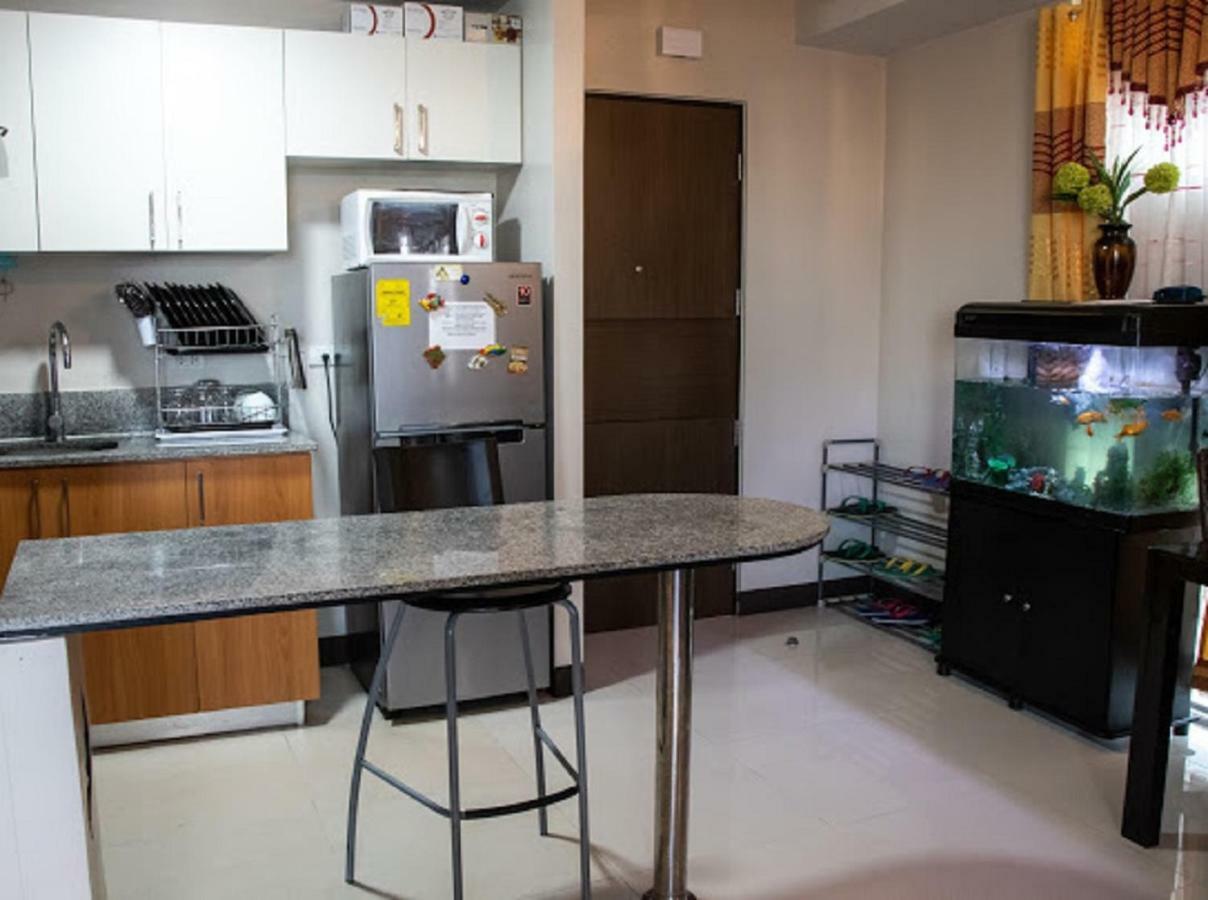 Cubao Manhattan Heights Unit 5A Tower C Bandar Quezon Luaran gambar