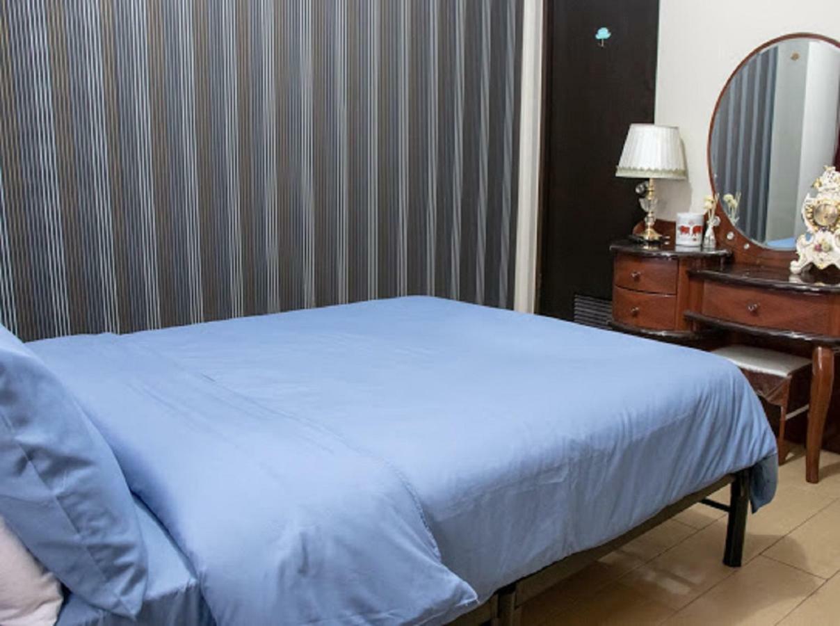 Cubao Manhattan Heights Unit 5A Tower C Bandar Quezon Luaran gambar